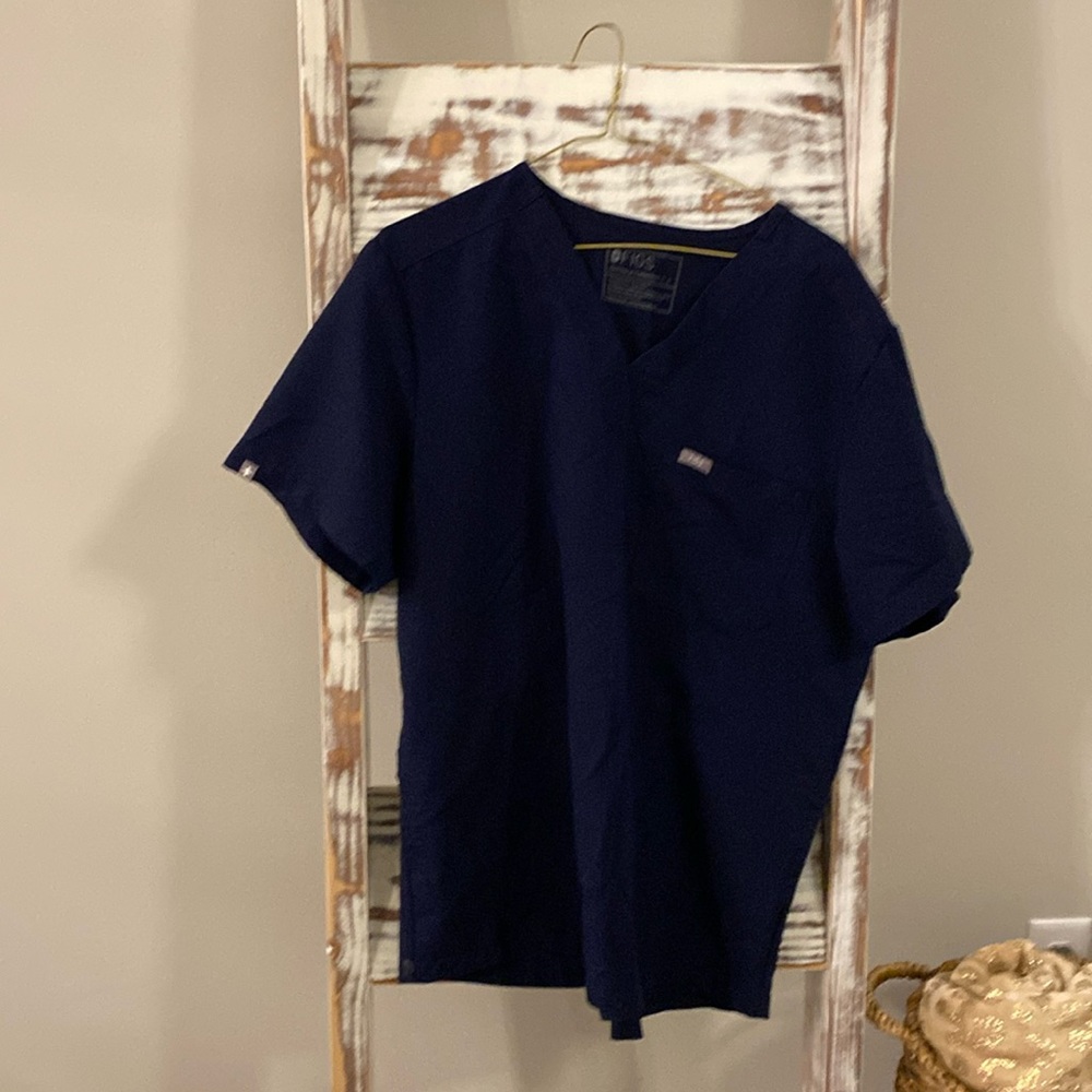Figs chisec 3-pocket scrub top